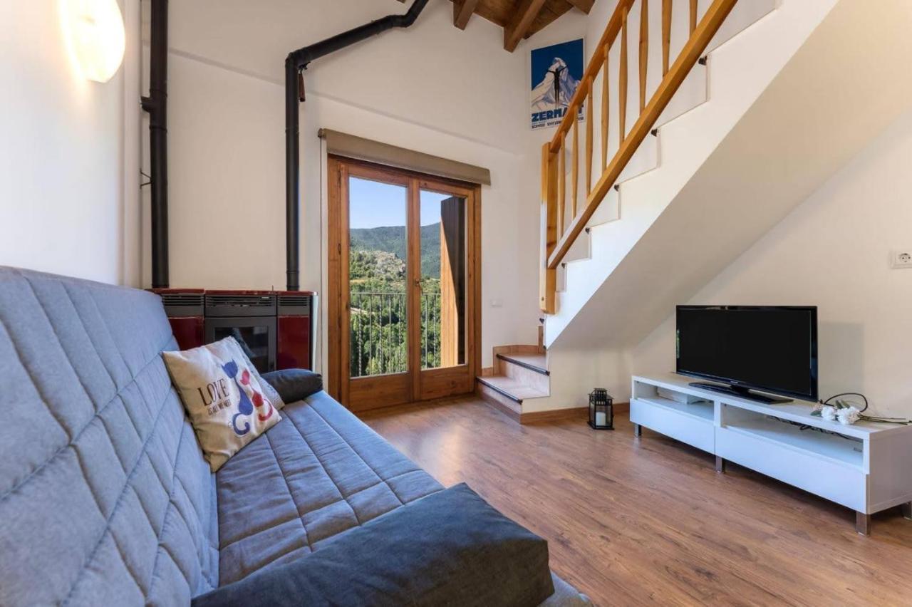 Apartamentsaloriaburg Farrera Dış mekan fotoğraf