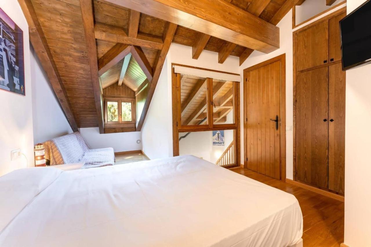 Apartamentsaloriaburg Farrera Dış mekan fotoğraf