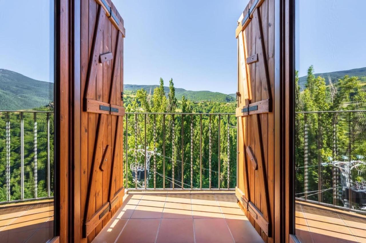 Apartamentsaloriaburg Farrera Dış mekan fotoğraf