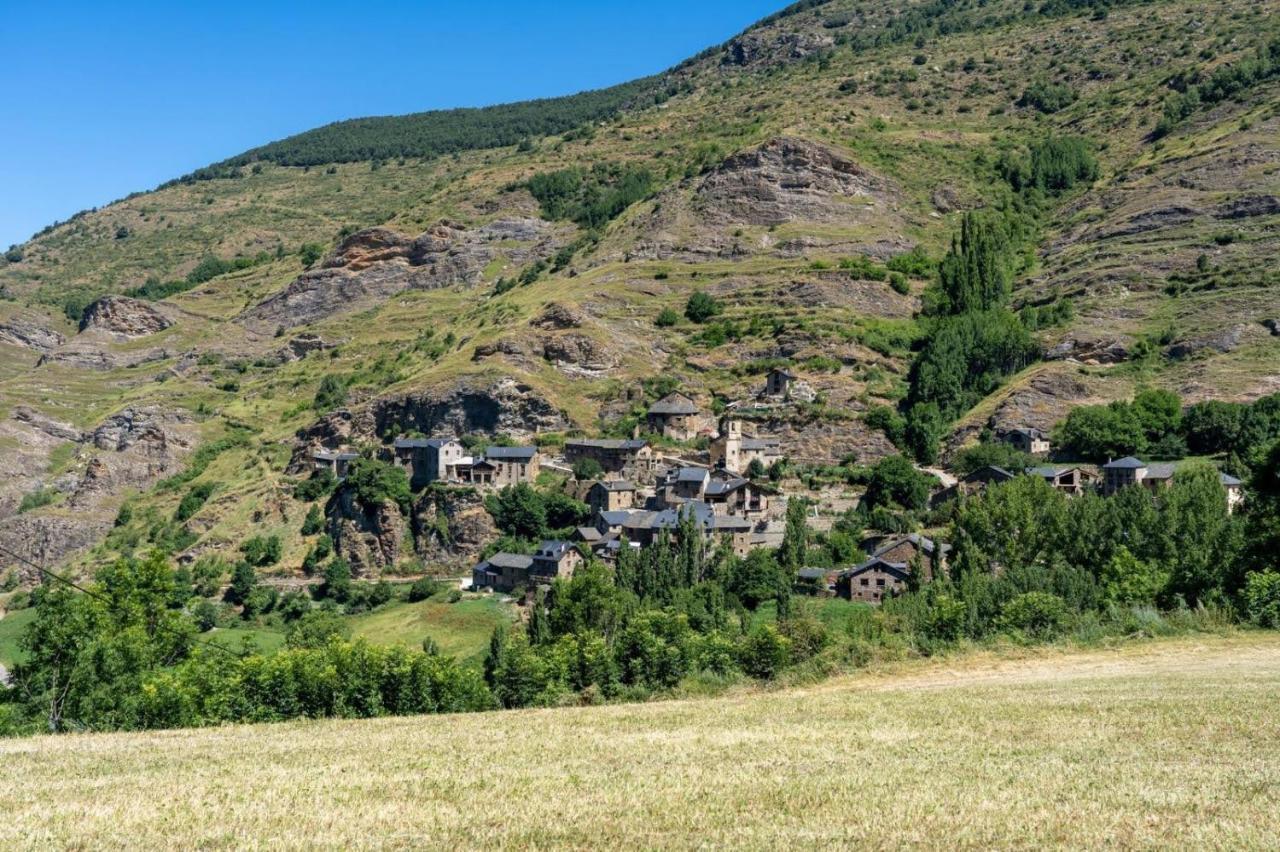 Apartamentsaloriaburg Farrera Dış mekan fotoğraf