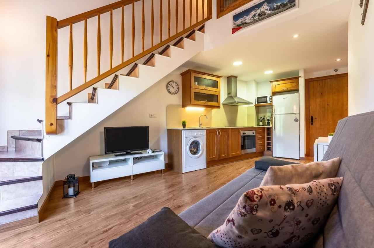 Apartamentsaloriaburg Farrera Dış mekan fotoğraf
